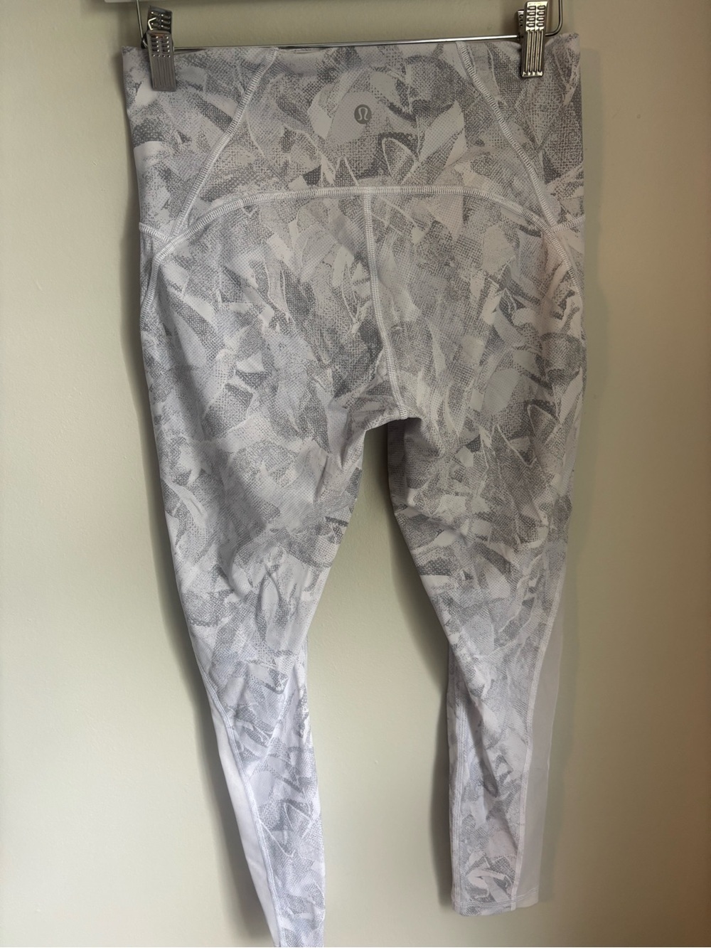 Lululemon Train Times 7/8 Pant *25"
Jasmine White Multi / White Sz 8 - Picture 8 of 10